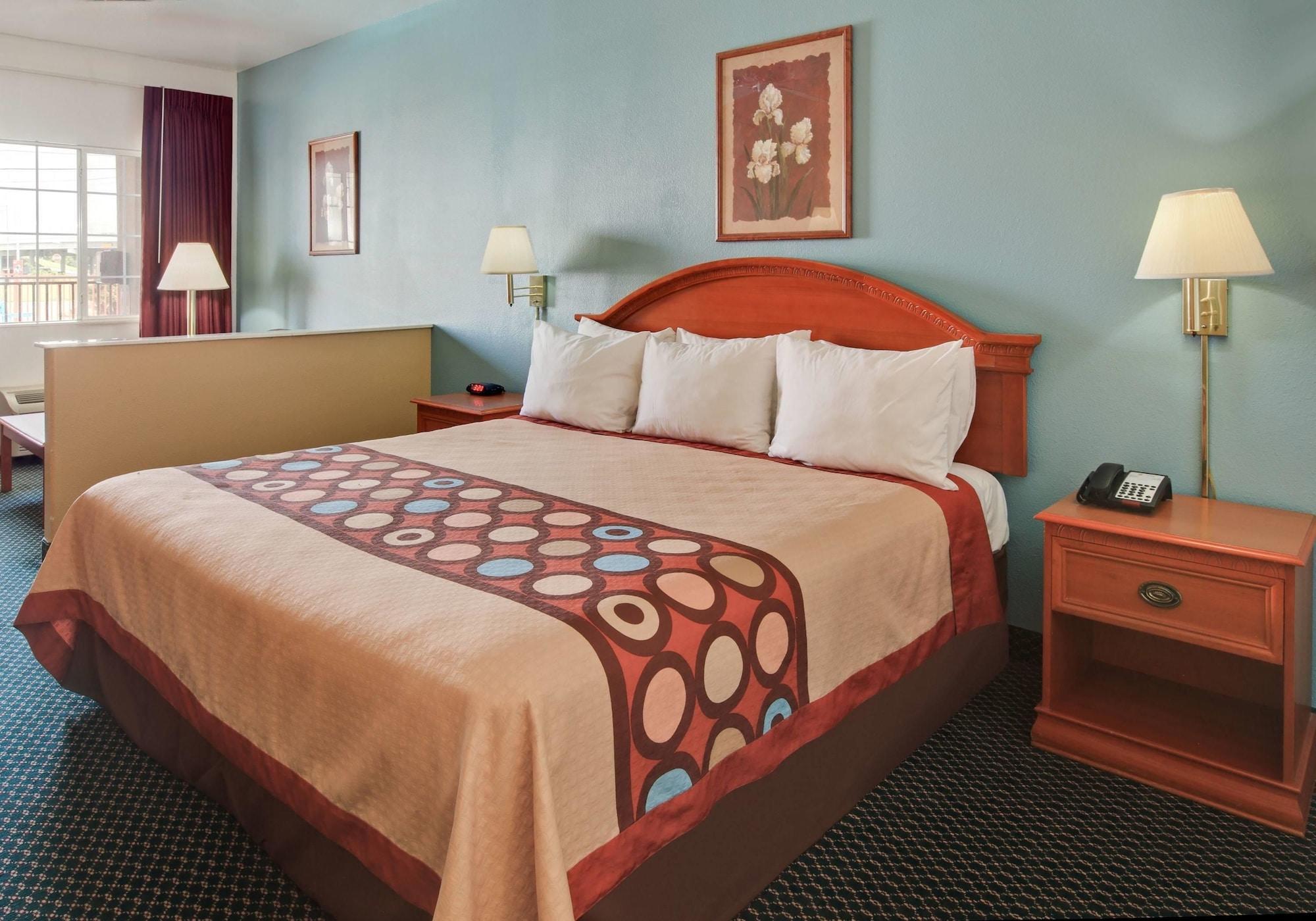 Super 8 By Wyndham Forney/East Dallas Bagian luar foto