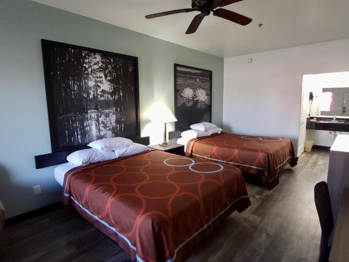 Super 8 By Wyndham Forney/East Dallas Bagian luar foto