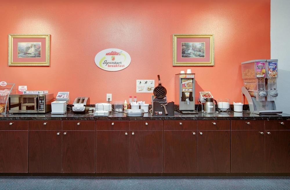 Super 8 By Wyndham Forney/East Dallas Bagian luar foto