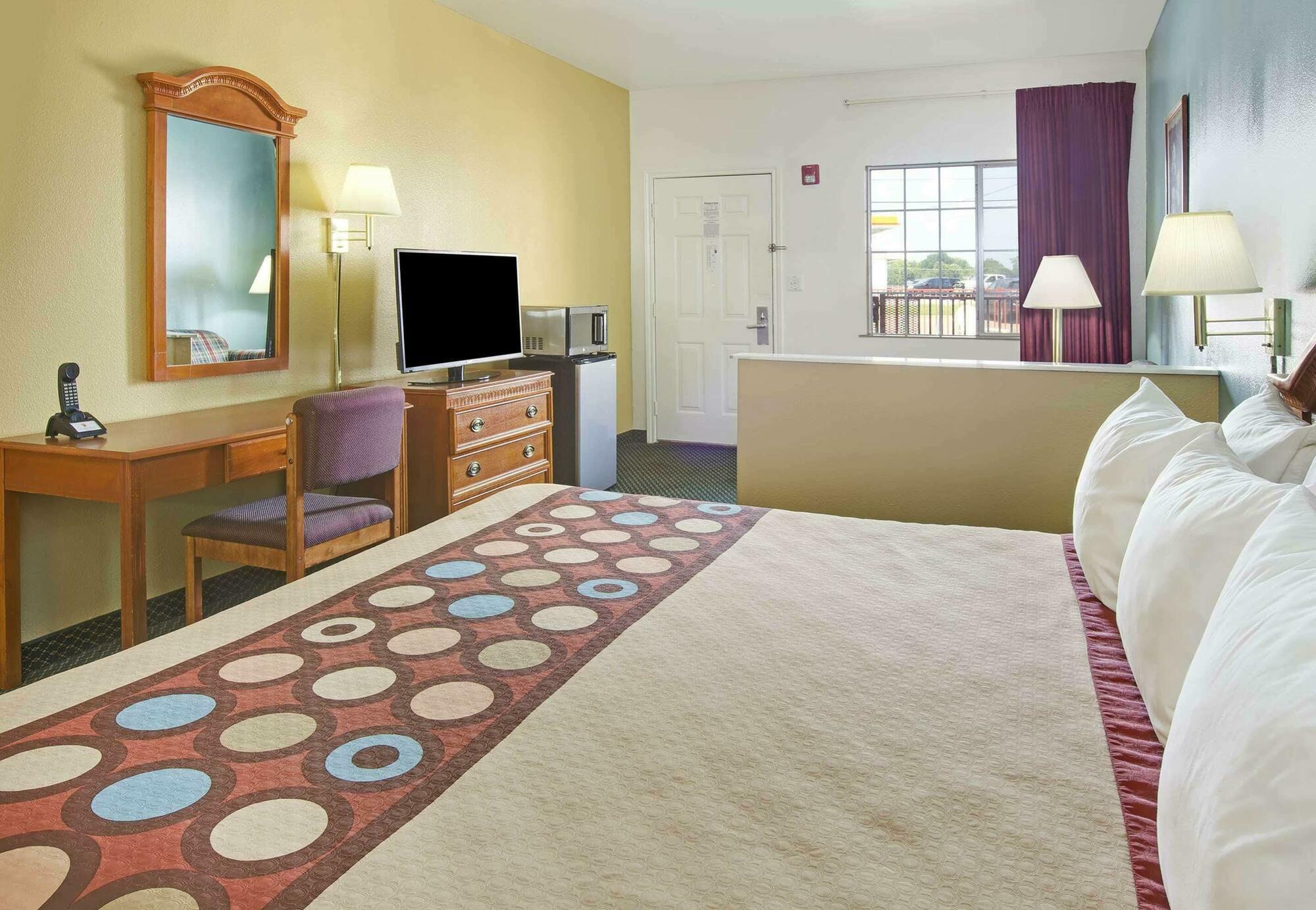 Super 8 By Wyndham Forney/East Dallas Bagian luar foto